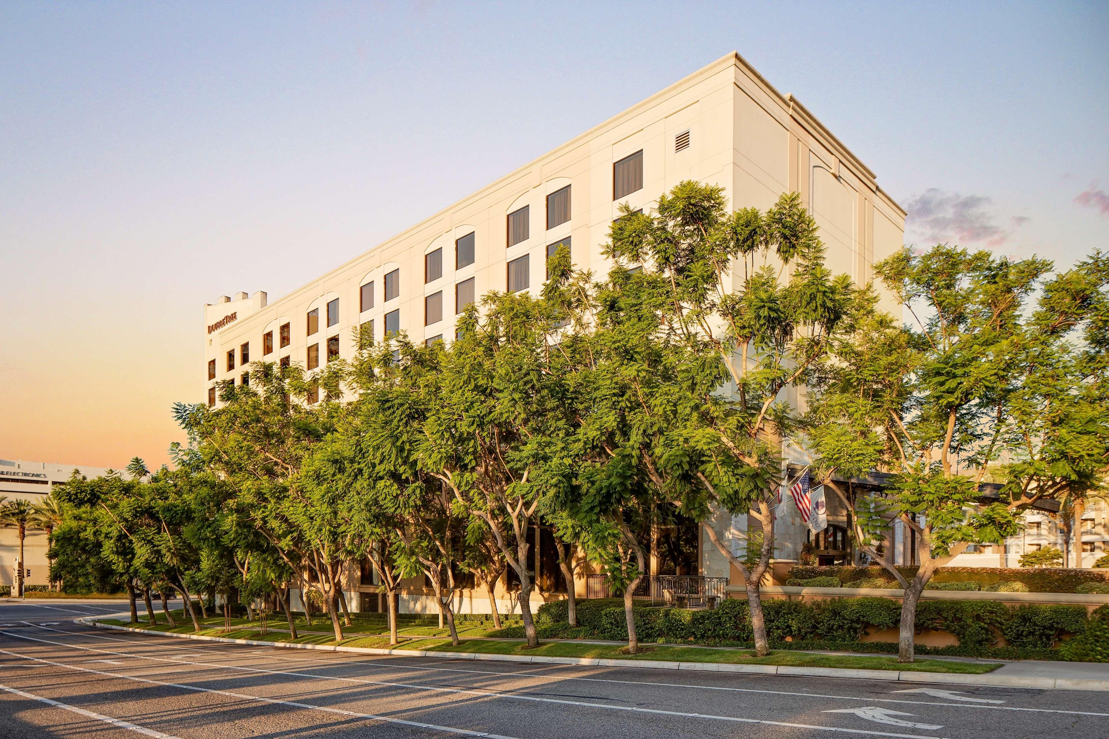 Hotel Zessa Orange County Airport, A Doubletree By Hilton Santa Ana Exterior foto