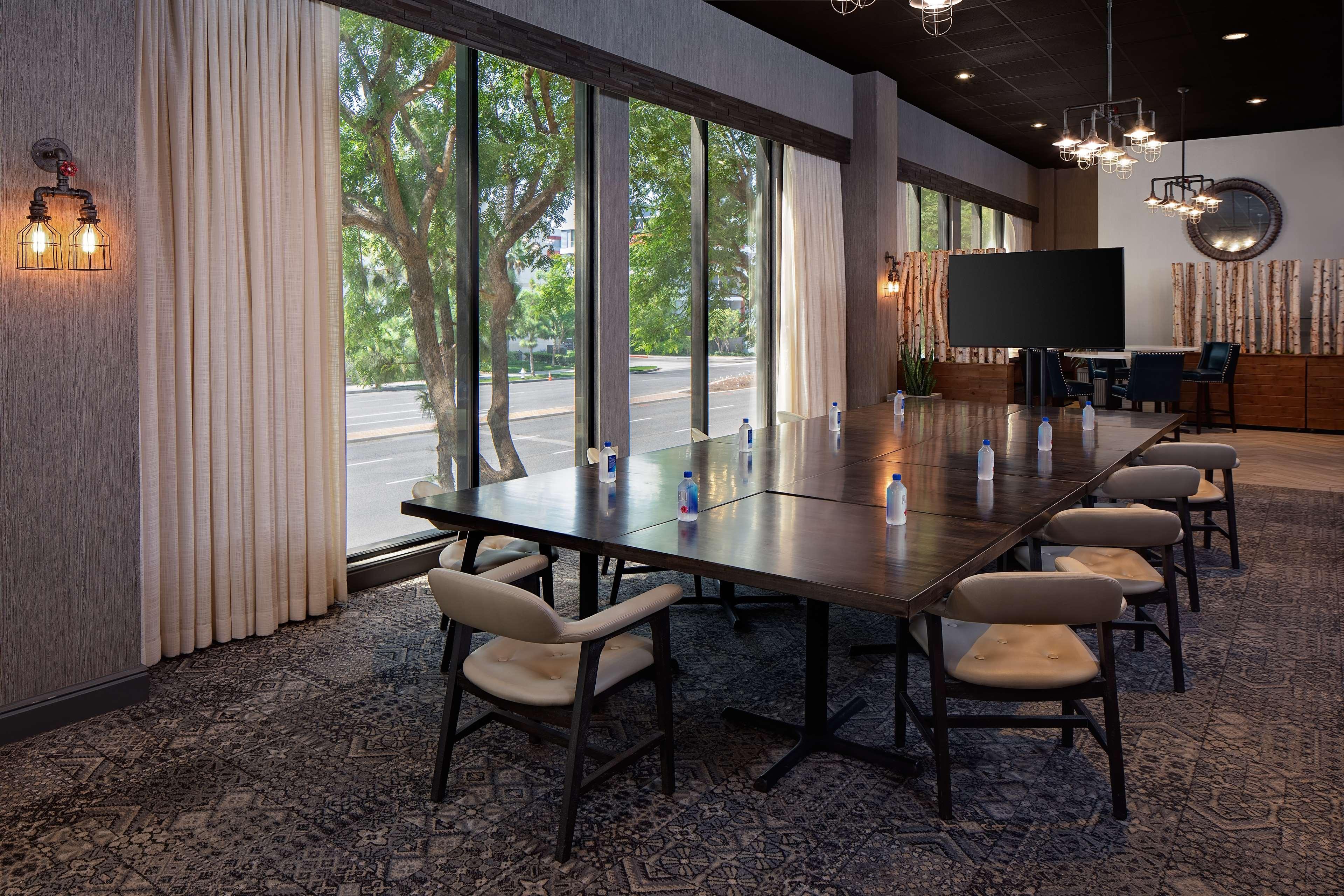 Hotel Zessa Orange County Airport, A Doubletree By Hilton Santa Ana Exterior foto