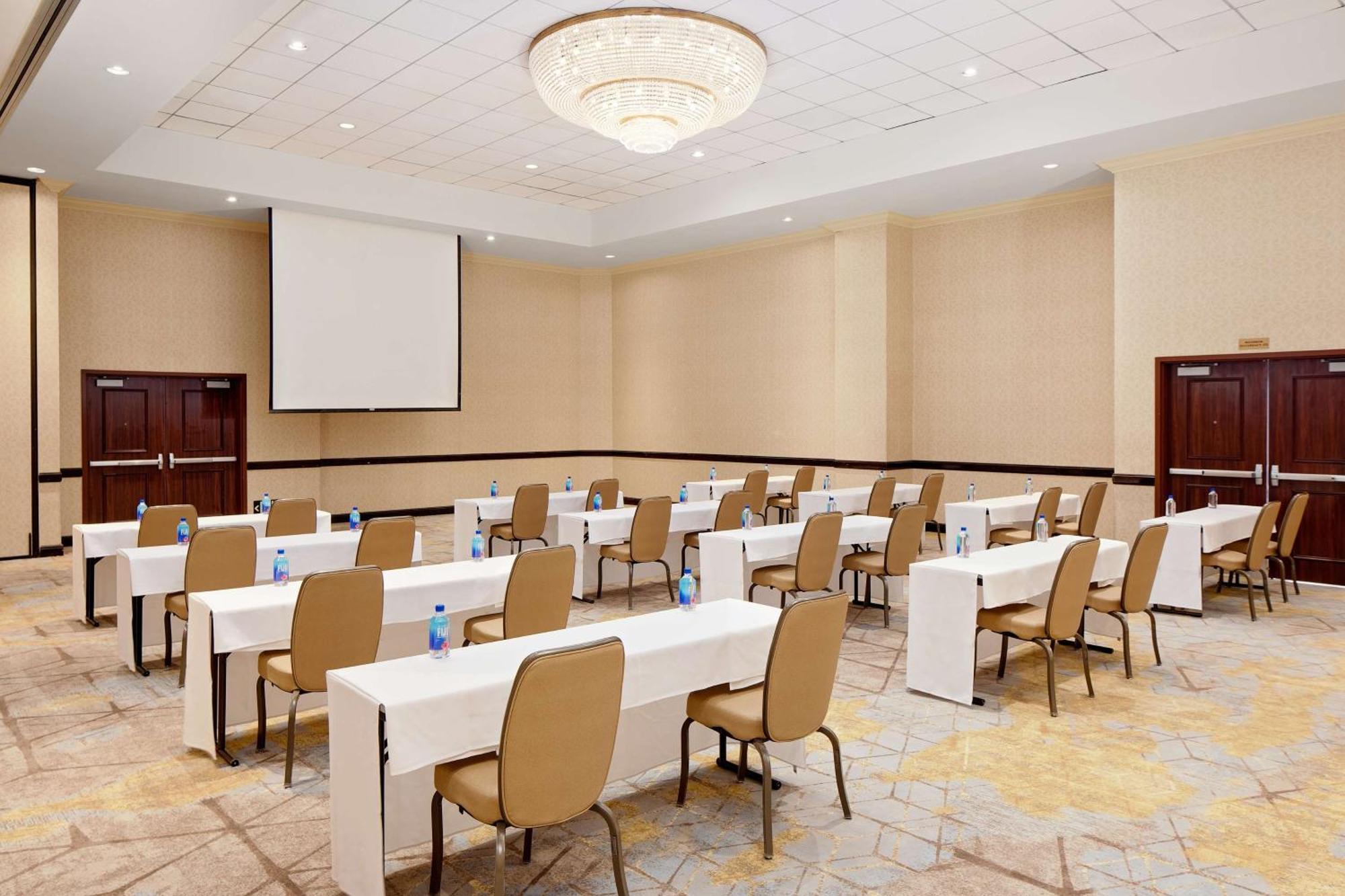 Hotel Zessa Orange County Airport, A Doubletree By Hilton Santa Ana Exterior foto