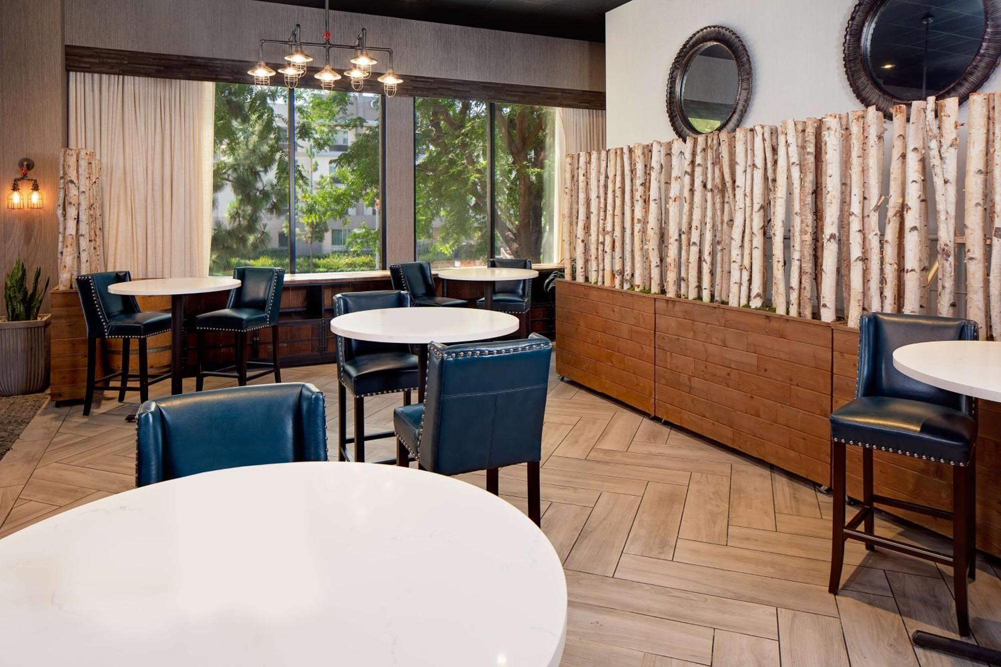Hotel Zessa Orange County Airport, A Doubletree By Hilton Santa Ana Exterior foto