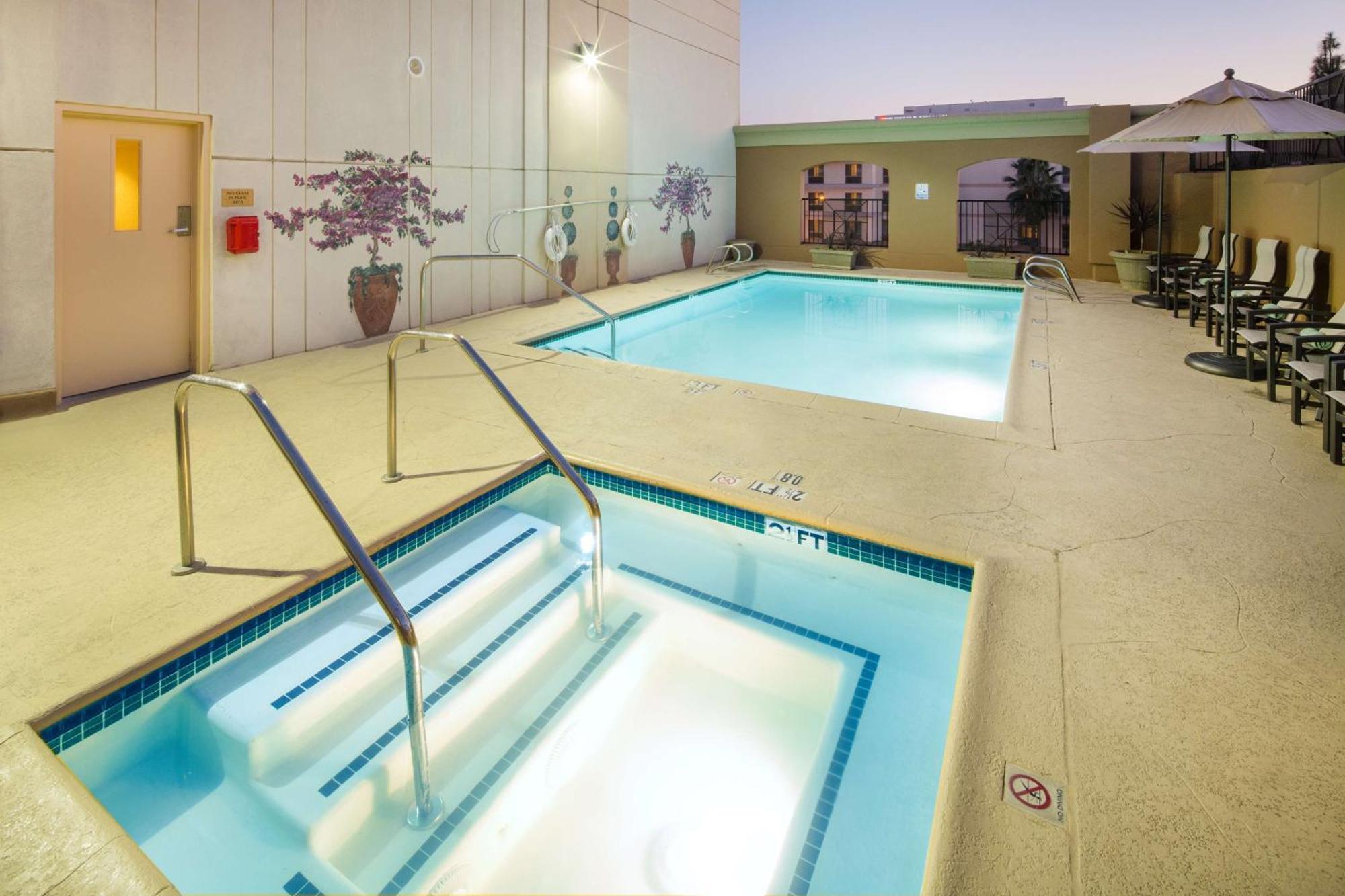 Hotel Zessa Orange County Airport, A Doubletree By Hilton Santa Ana Exterior foto