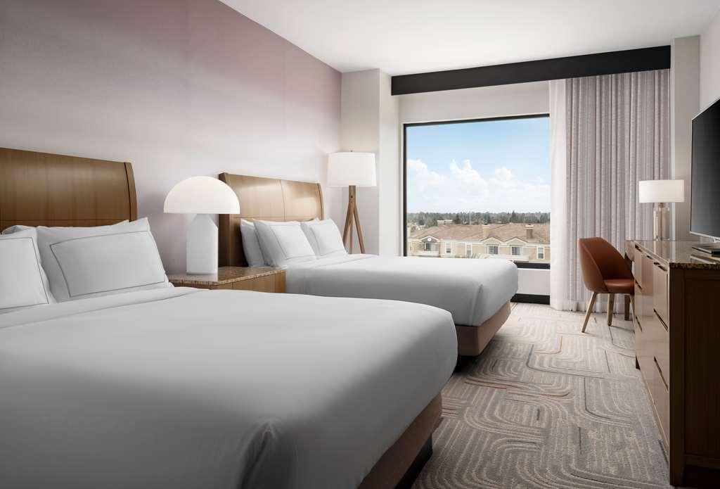Hotel Zessa Orange County Airport, A Doubletree By Hilton Santa Ana Habitación foto