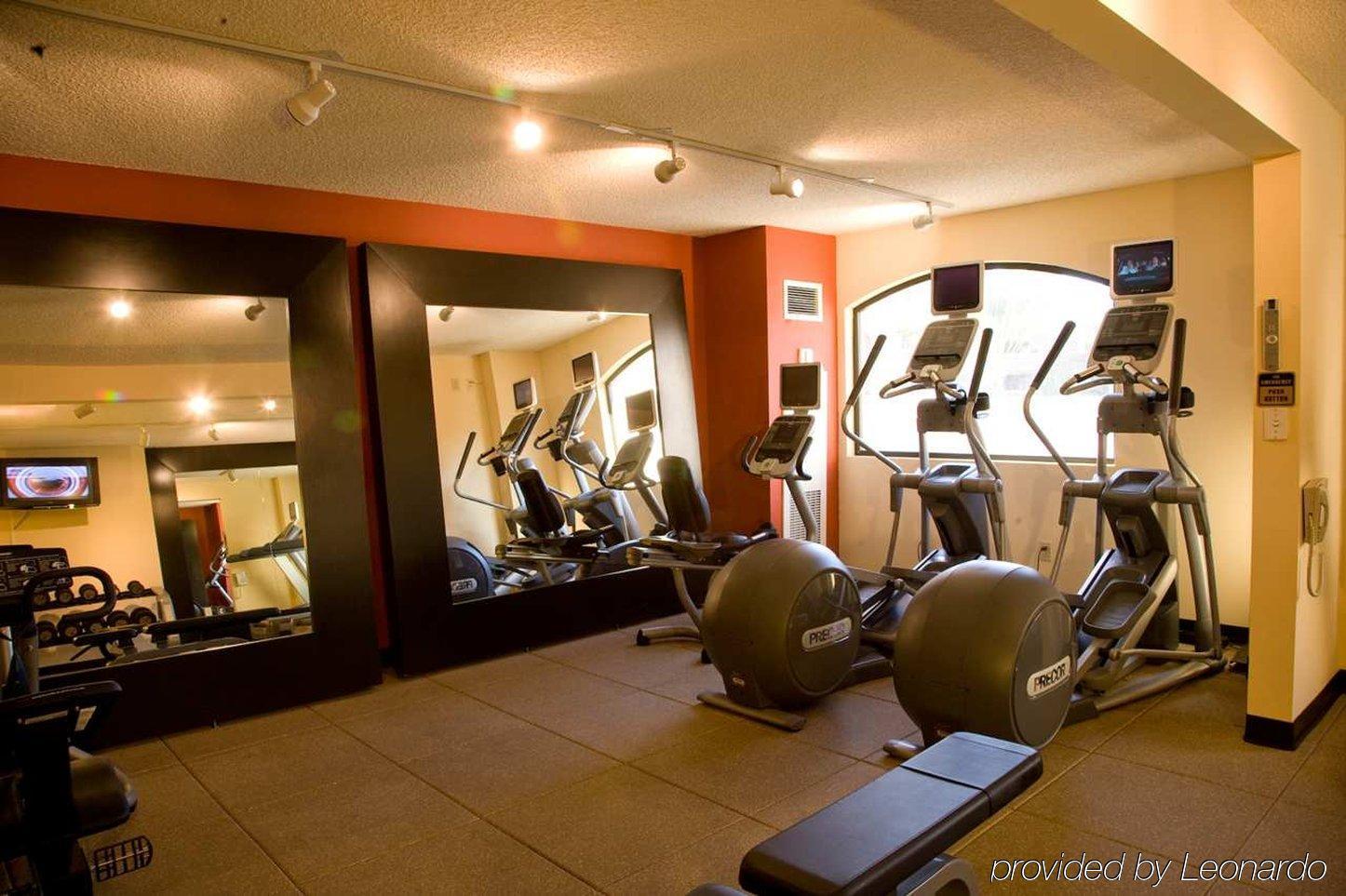 Hotel Zessa Orange County Airport, A Doubletree By Hilton Santa Ana Facilidades foto