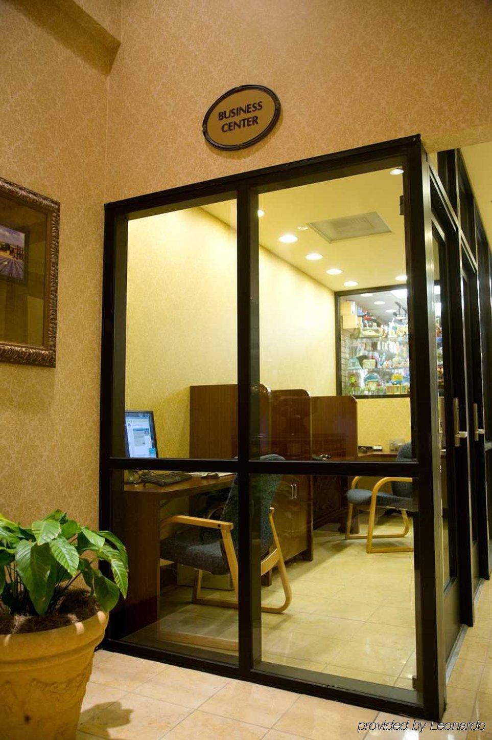 Hotel Zessa Orange County Airport, A Doubletree By Hilton Santa Ana Facilidades foto