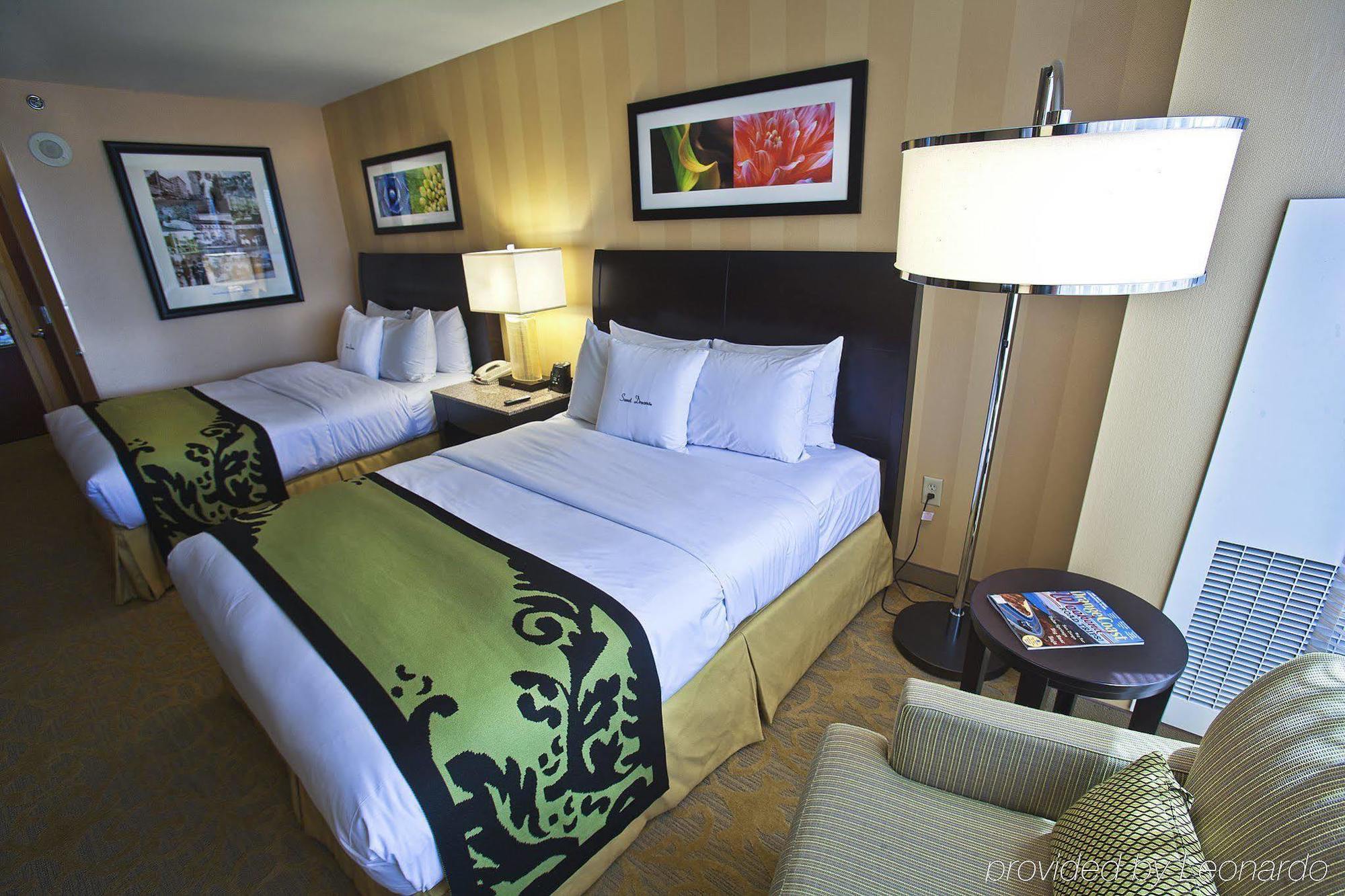 Hotel Zessa Orange County Airport, A Doubletree By Hilton Santa Ana Habitación foto