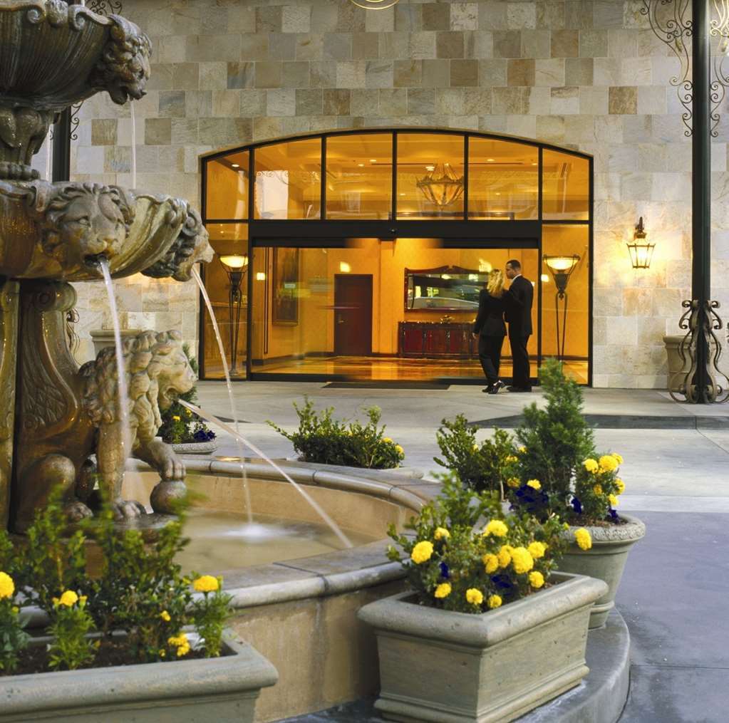 Hotel Zessa Orange County Airport, A Doubletree By Hilton Santa Ana Exterior foto